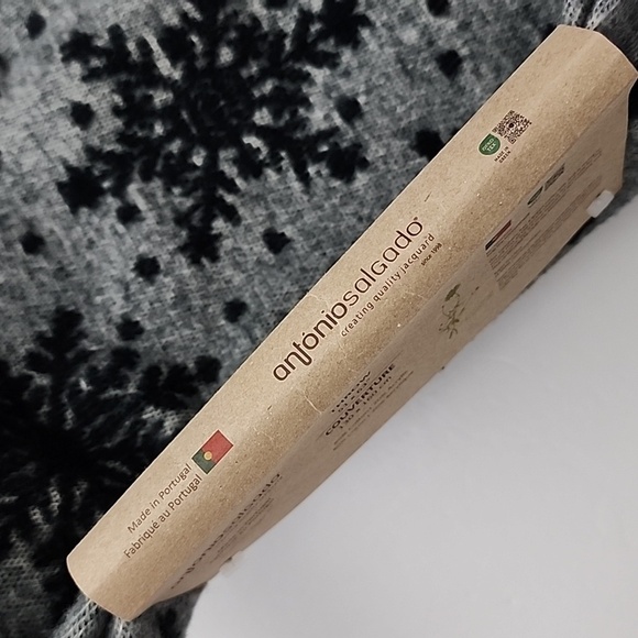 Antonio Salgado  Throw Blanket Grey Black Knit Cotton Blend 50" X 63" Snowflakes - Picture 9 of 12